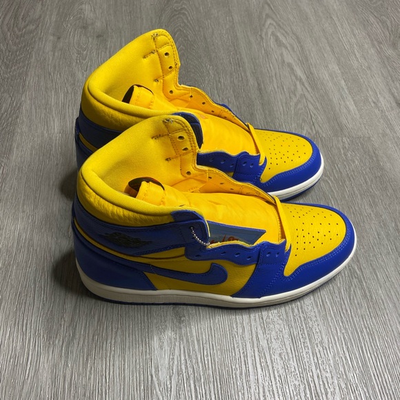 Air Jordan 1 Retro Hi OG Reverse Laney Women’s Shoe Size 9.5 Blue NWT - Picture 3 of 8